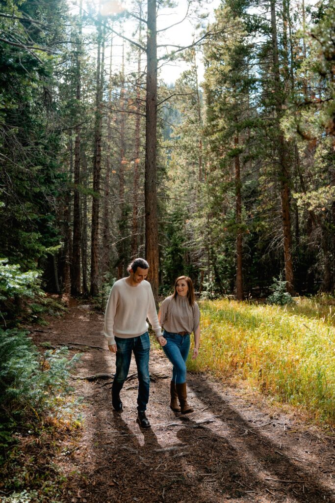 couple on rocky mountain national park